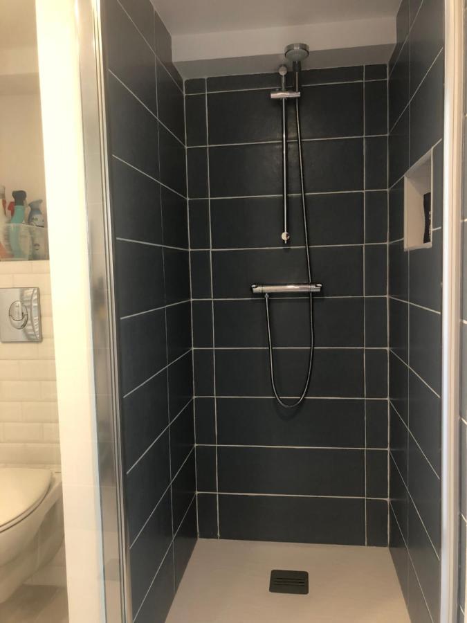 ברון Appartement Paisible Proche Centre Ville מראה חיצוני תמונה