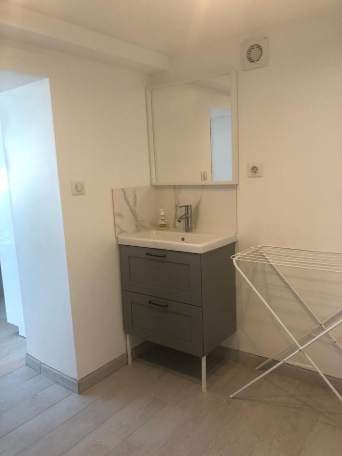 ברון Appartement Paisible Proche Centre Ville מראה חיצוני תמונה